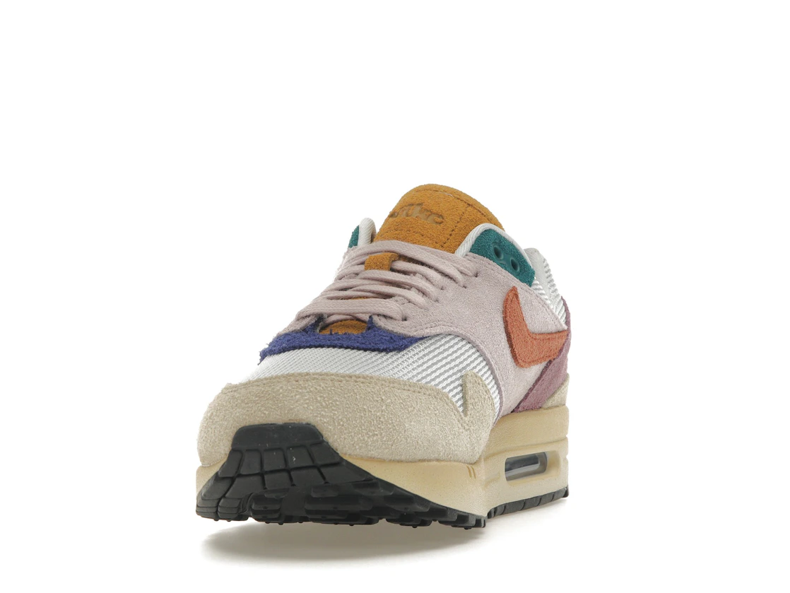 Vue 12 de Nike Air Max 1 Tan Lines 
