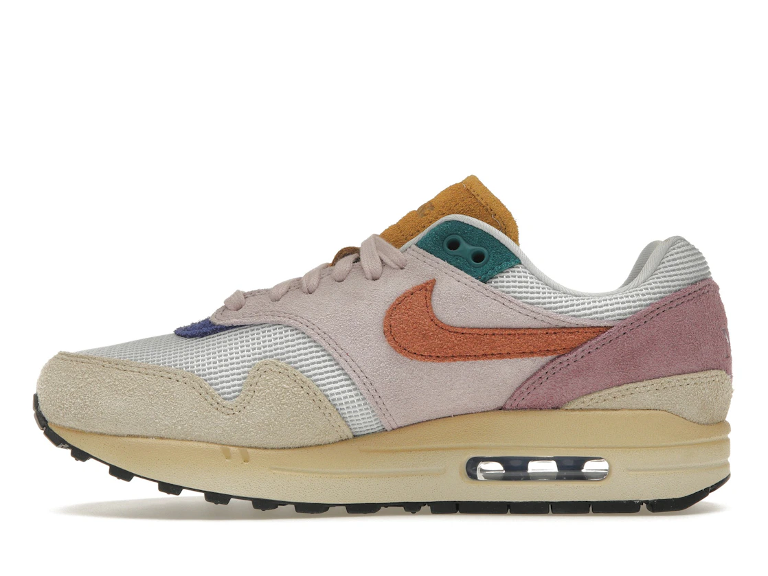 Vue 19 de Nike Air Max 1 Tan Lines 