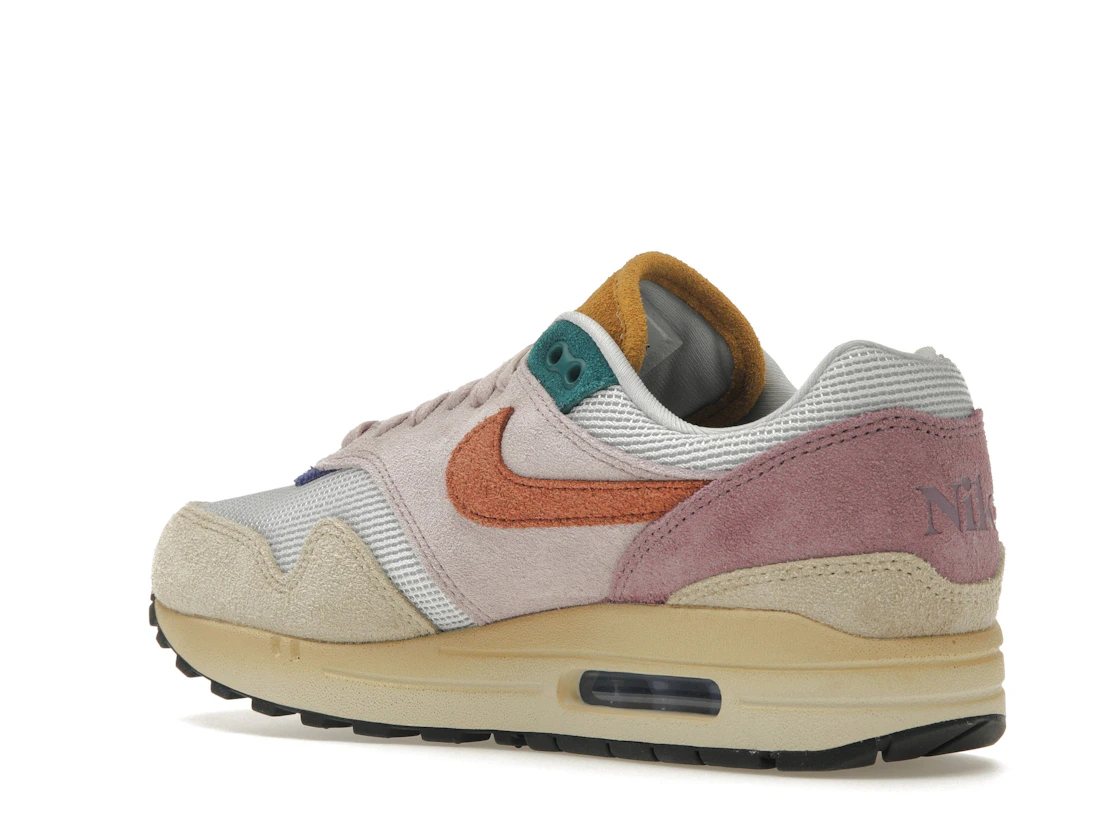 Vue 23 de Nike Air Max 1 Tan Lines 