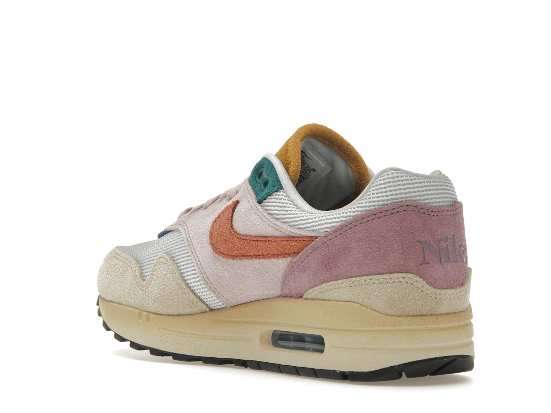 Vue 24 de Nike Air Max 1 Tan Lines 