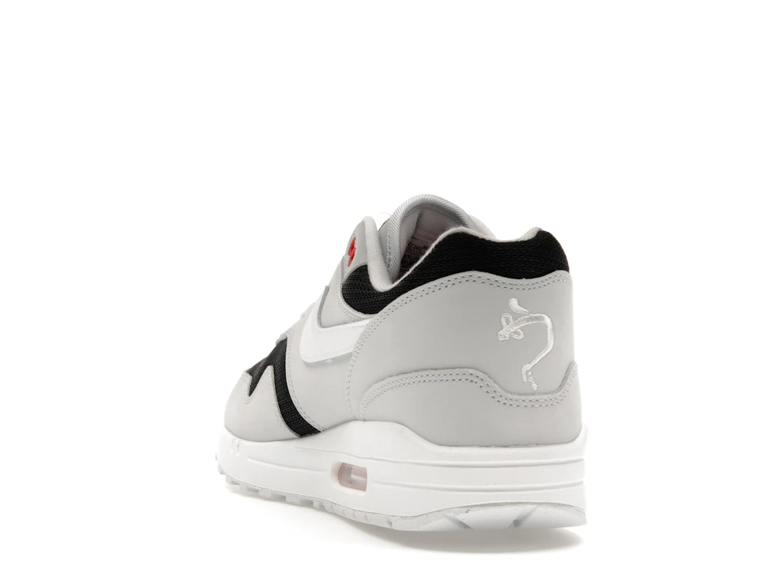 Vue 26 de Nike Air Max 1 Urawa (2023)