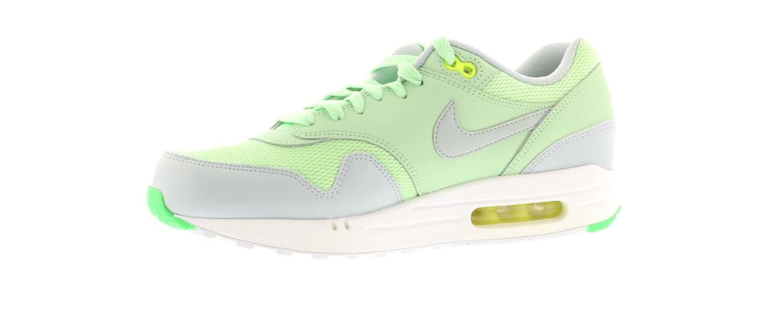Vue 12 de Nike Air Max 1 Vapor Green