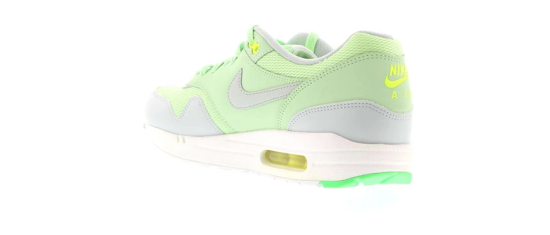 Vue 17 de Nike Air Max 1 Vapor Green