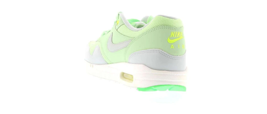 Vue 18 de Nike Air Max 1 Vapor Green