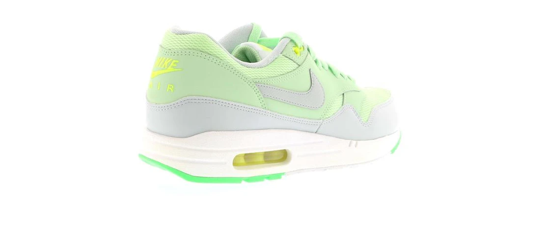 Vue 23 de Nike Air Max 1 Vapor Green