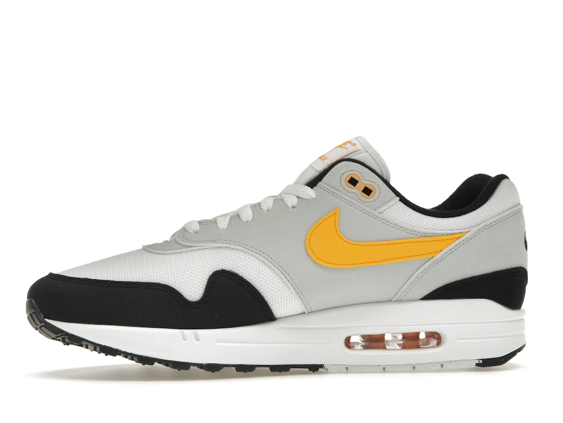 Vue 18 de Nike Air Max 1 White University Gold