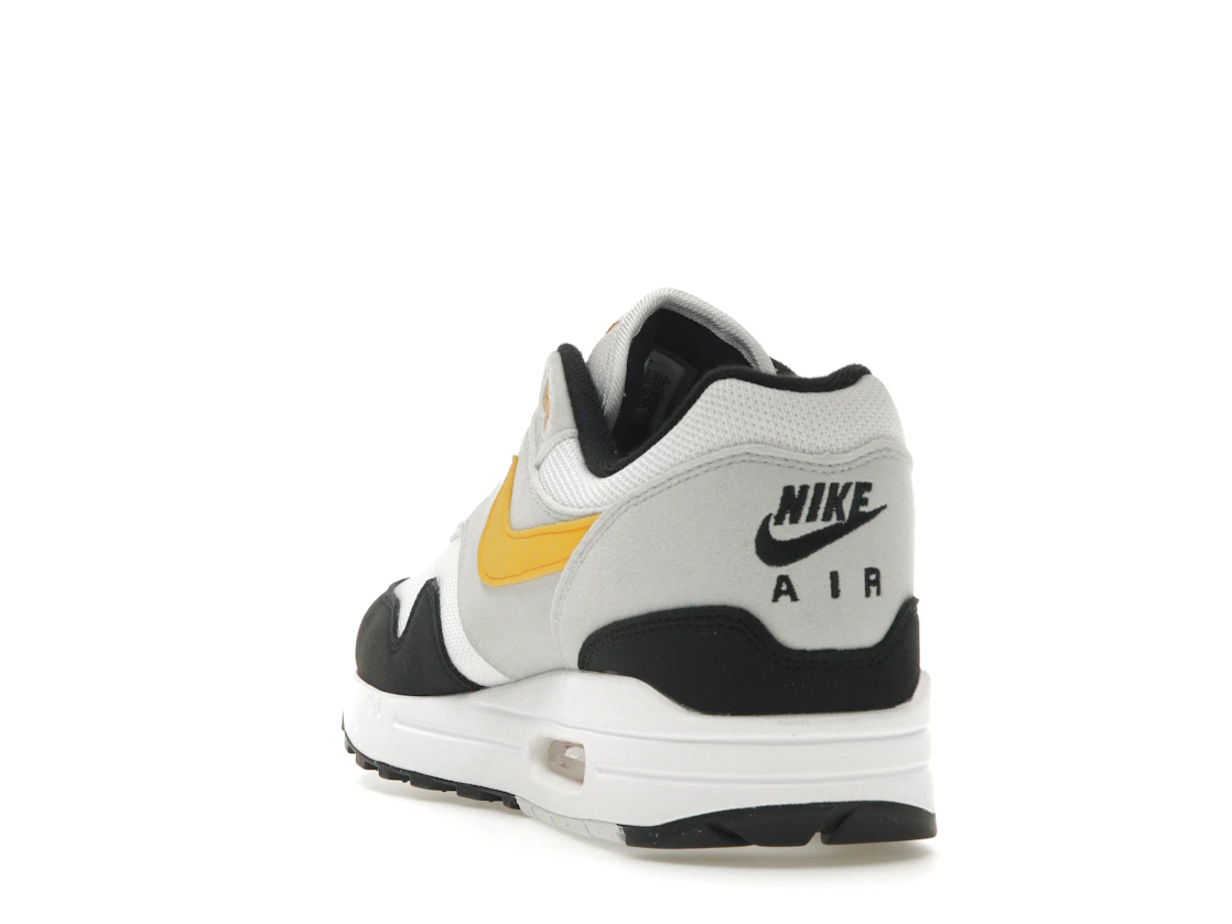 Vue 26 de Nike Air Max 1 White University Gold