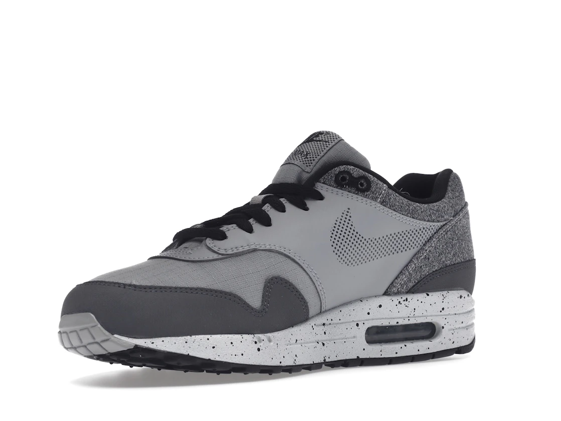 Vue 15 de Nike Air Max 1 Wolf Grey Dark Grey