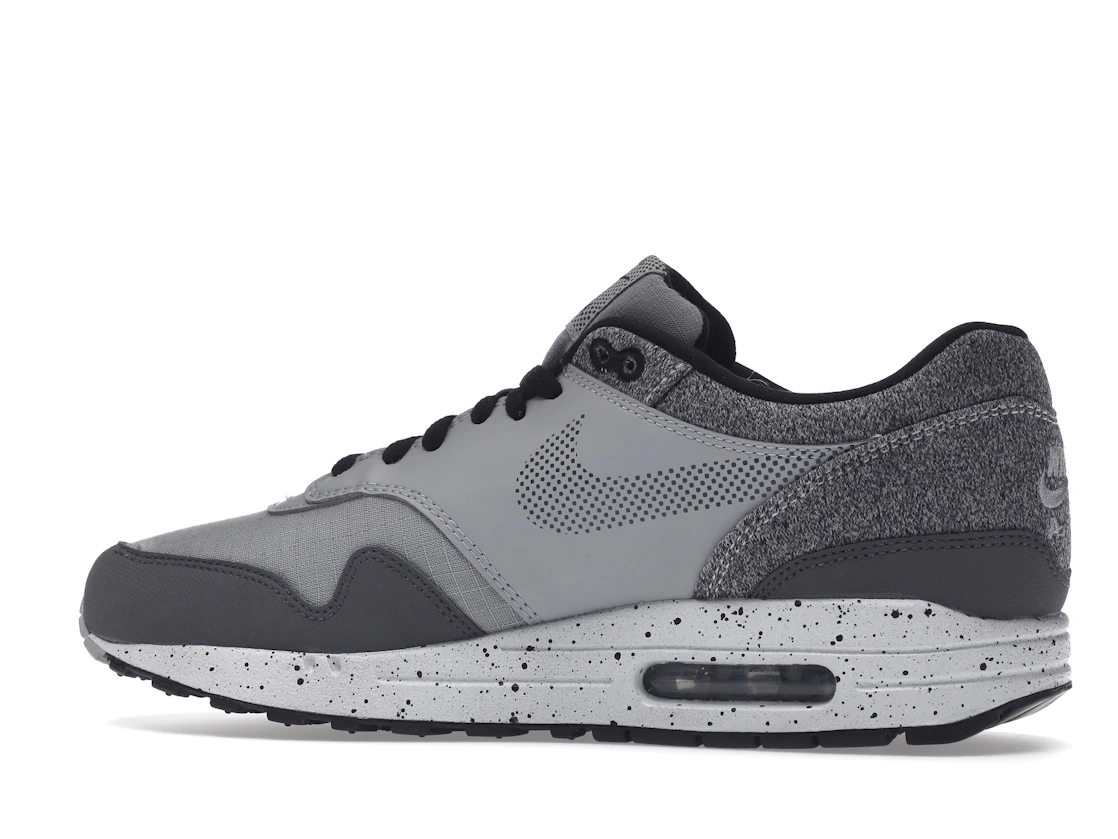 Vue 21 de Nike Air Max 1 Wolf Grey Dark Grey