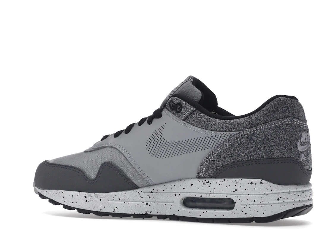 Vue 22 de Nike Air Max 1 Wolf Grey Dark Grey