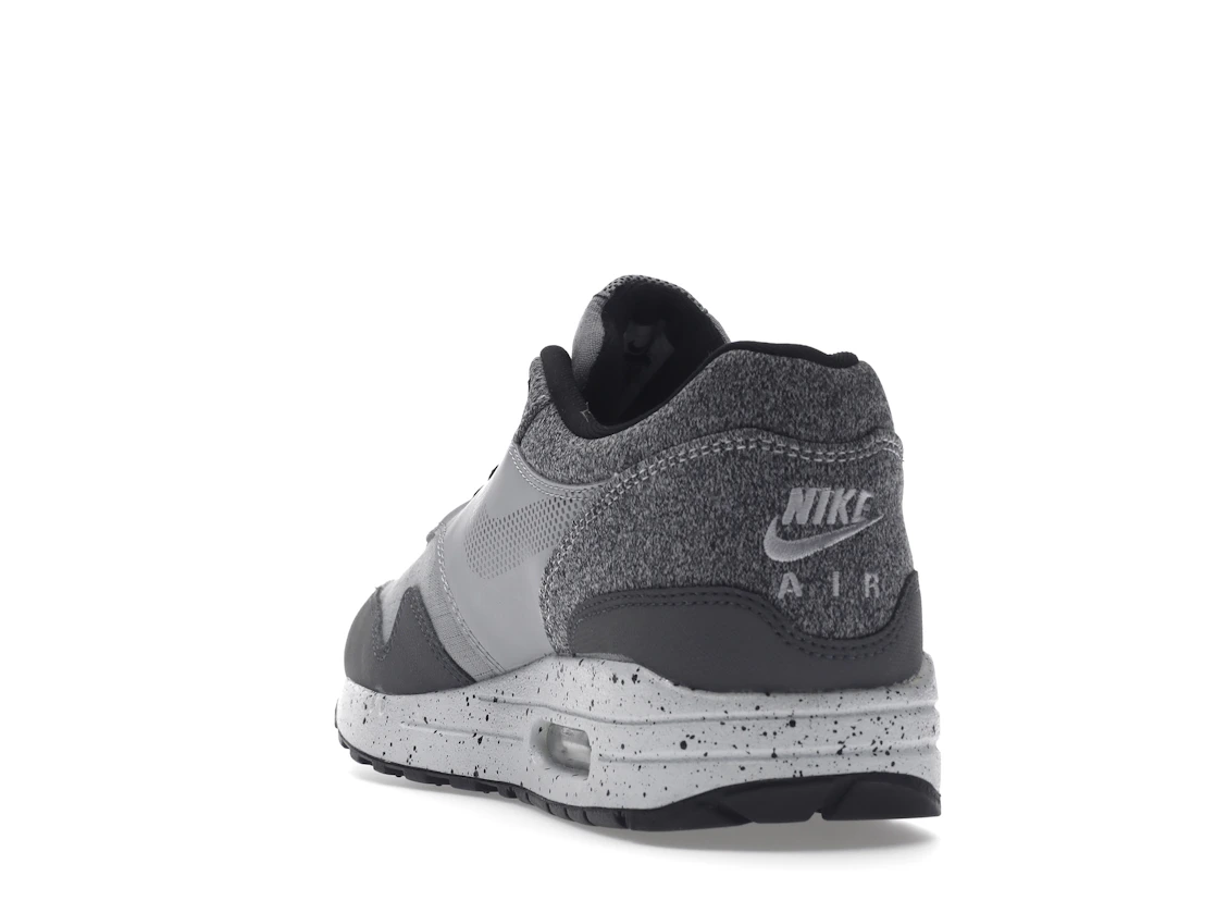 Vue 26 de Nike Air Max 1 Wolf Grey Dark Grey
