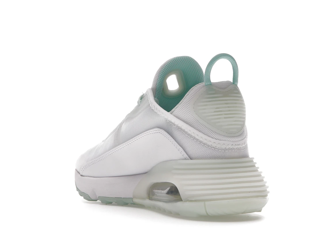 Vue 25 de Nike Air Max 2090 White Barely Green 