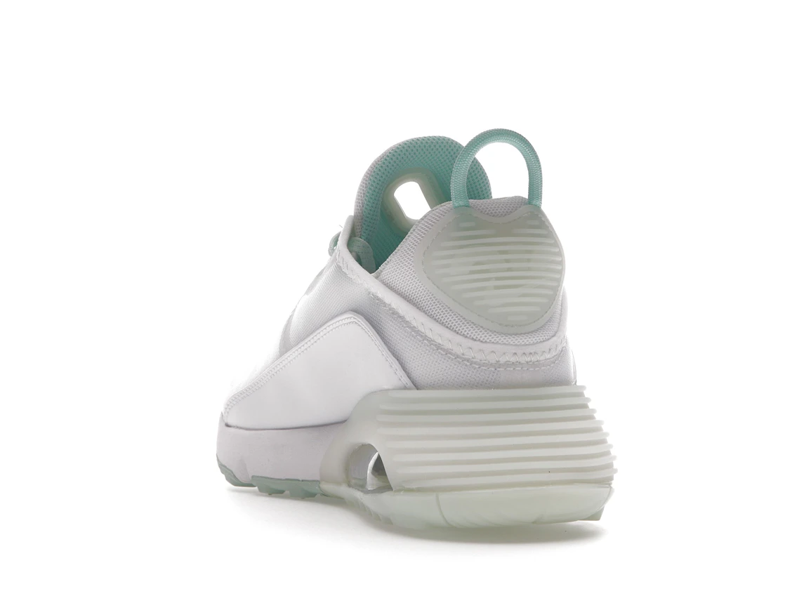 Vue 26 de Nike Air Max 2090 White Barely Green 