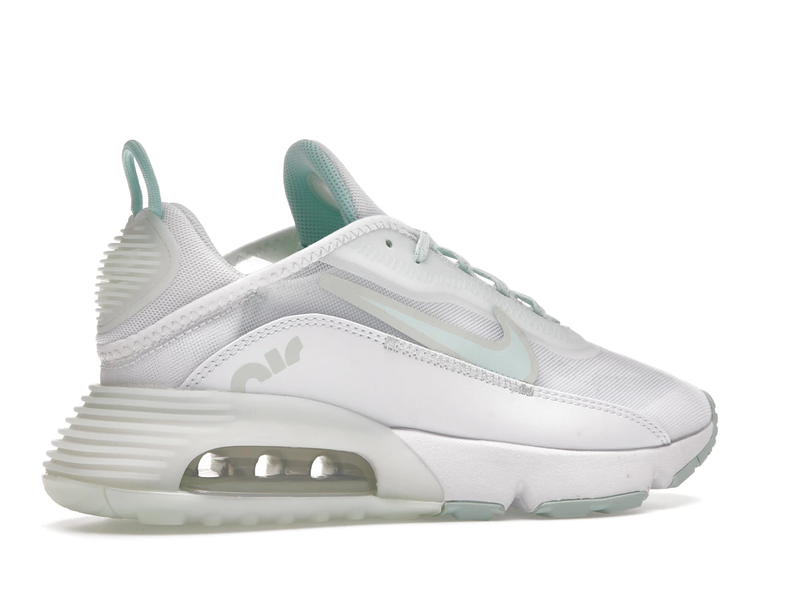 Vue 35 de Nike Air Max 2090 White Barely Green 