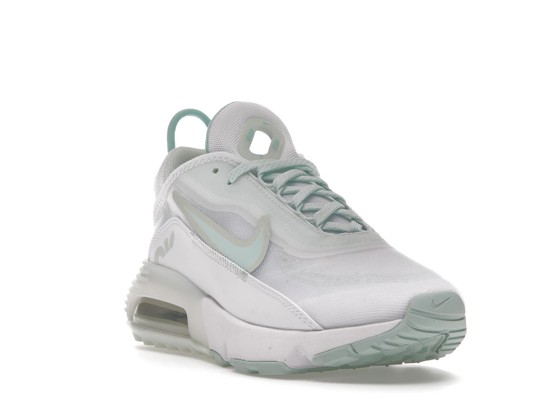 Vue 7 de Nike Air Max 2090 White Barely Green 