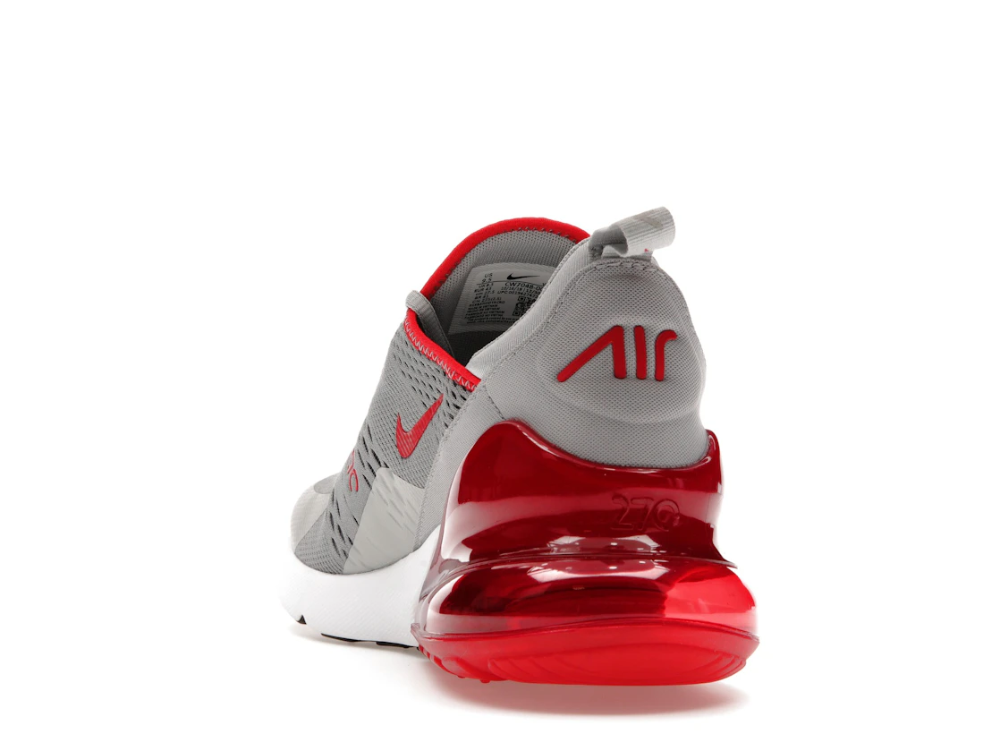 Vue 26 de Nike Air Max 270 Particle Grey University Red