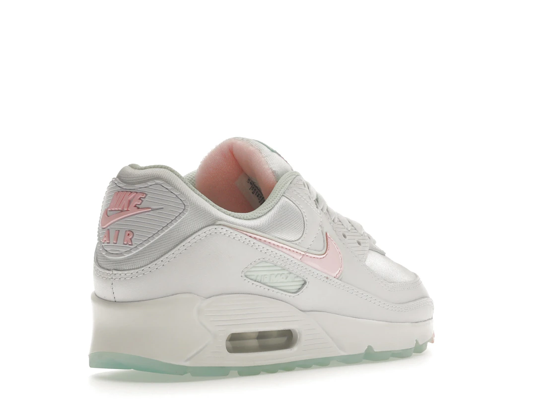 Vue 32 de Nike Air Max 90 Essential Arctic Punch 