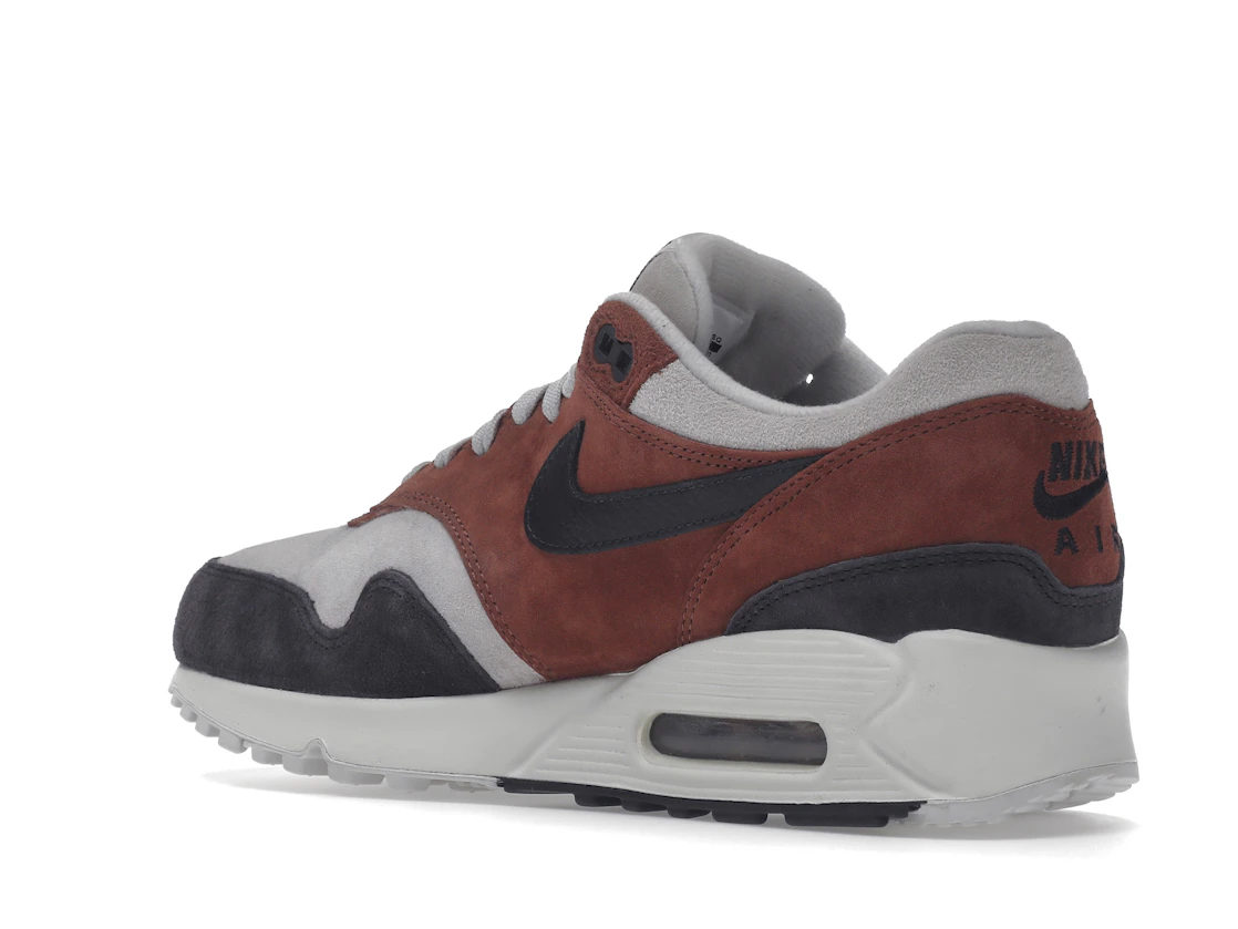 Vue 23 de Nike Air Max 90/1 Red Sepia Oil Grey 