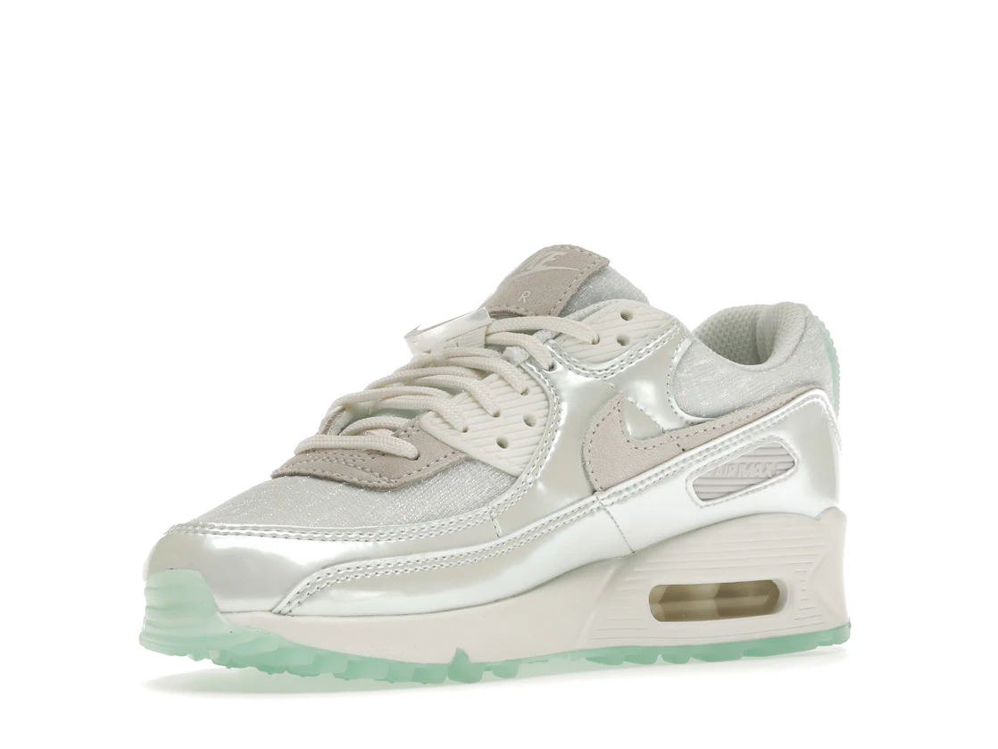 Vue 15 de Nike Air Max 90 The Future is Clear 
