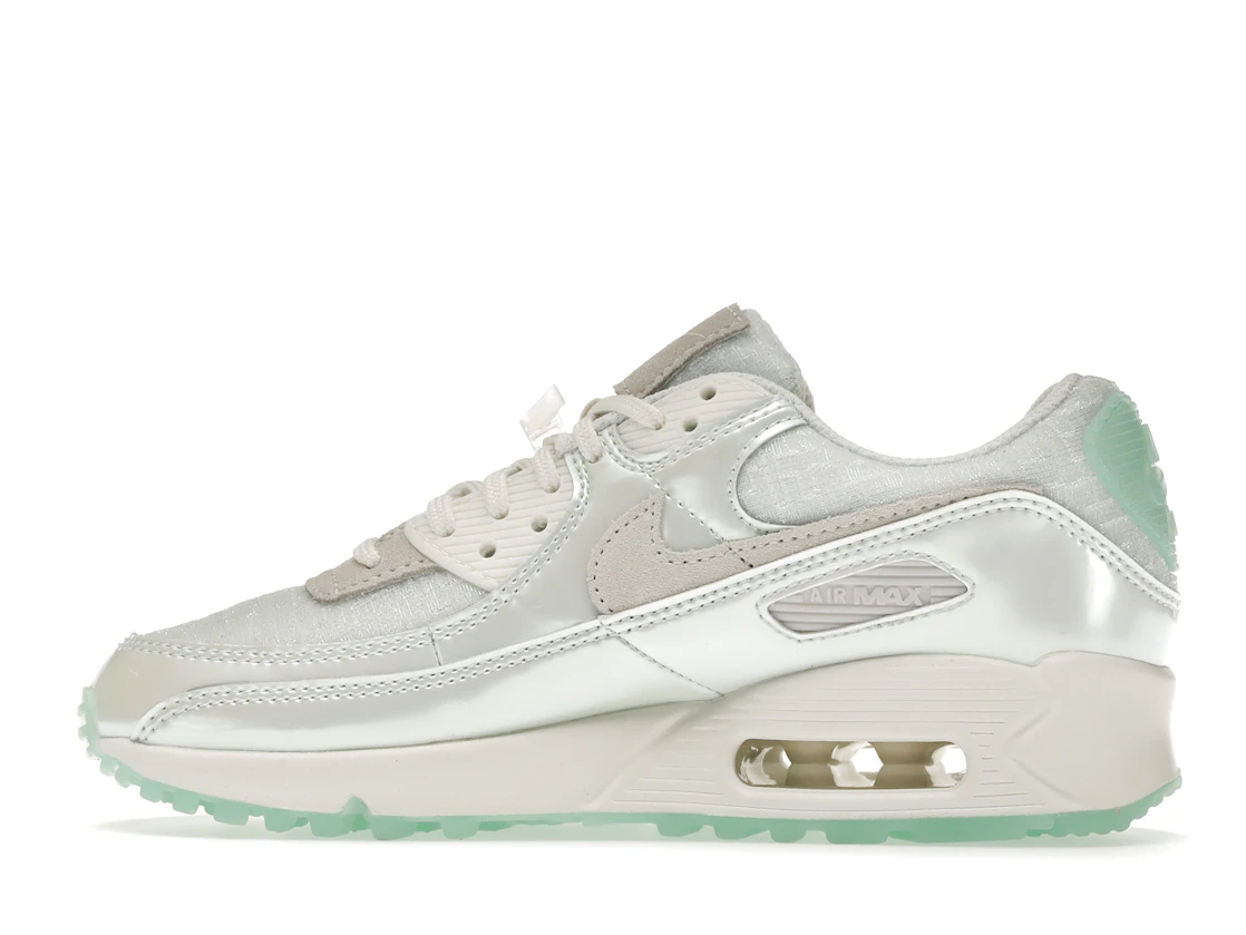 Vue 20 de Nike Air Max 90 The Future is Clear 