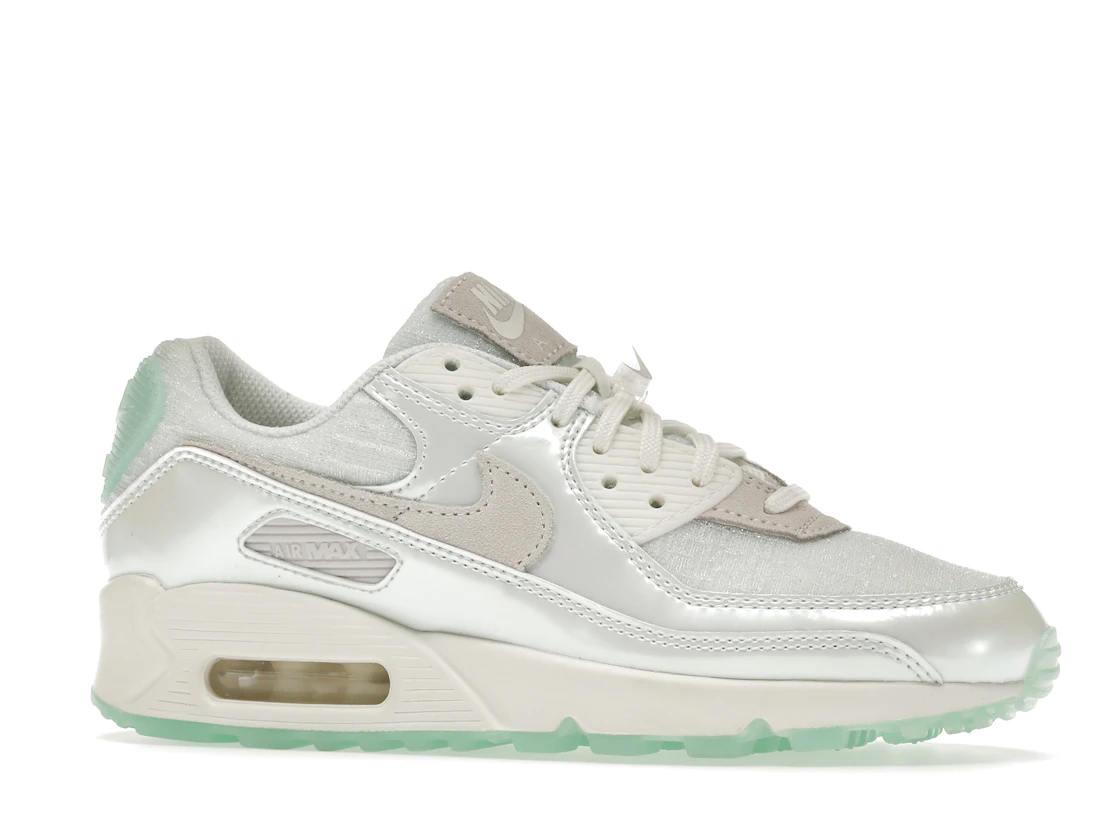 Vue 3 de Nike Air Max 90 The Future is Clear 