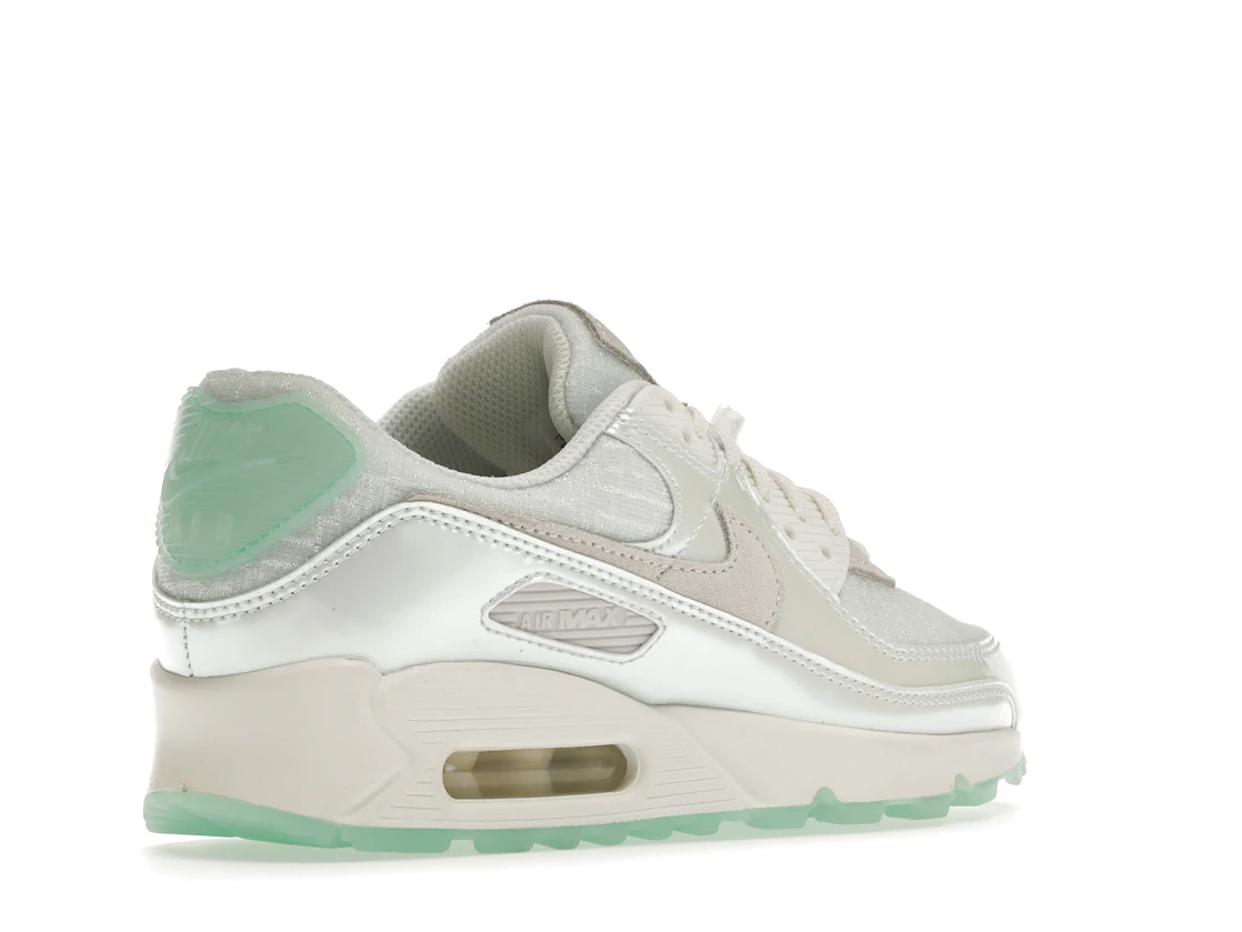 Vue 33 de Nike Air Max 90 The Future is Clear 
