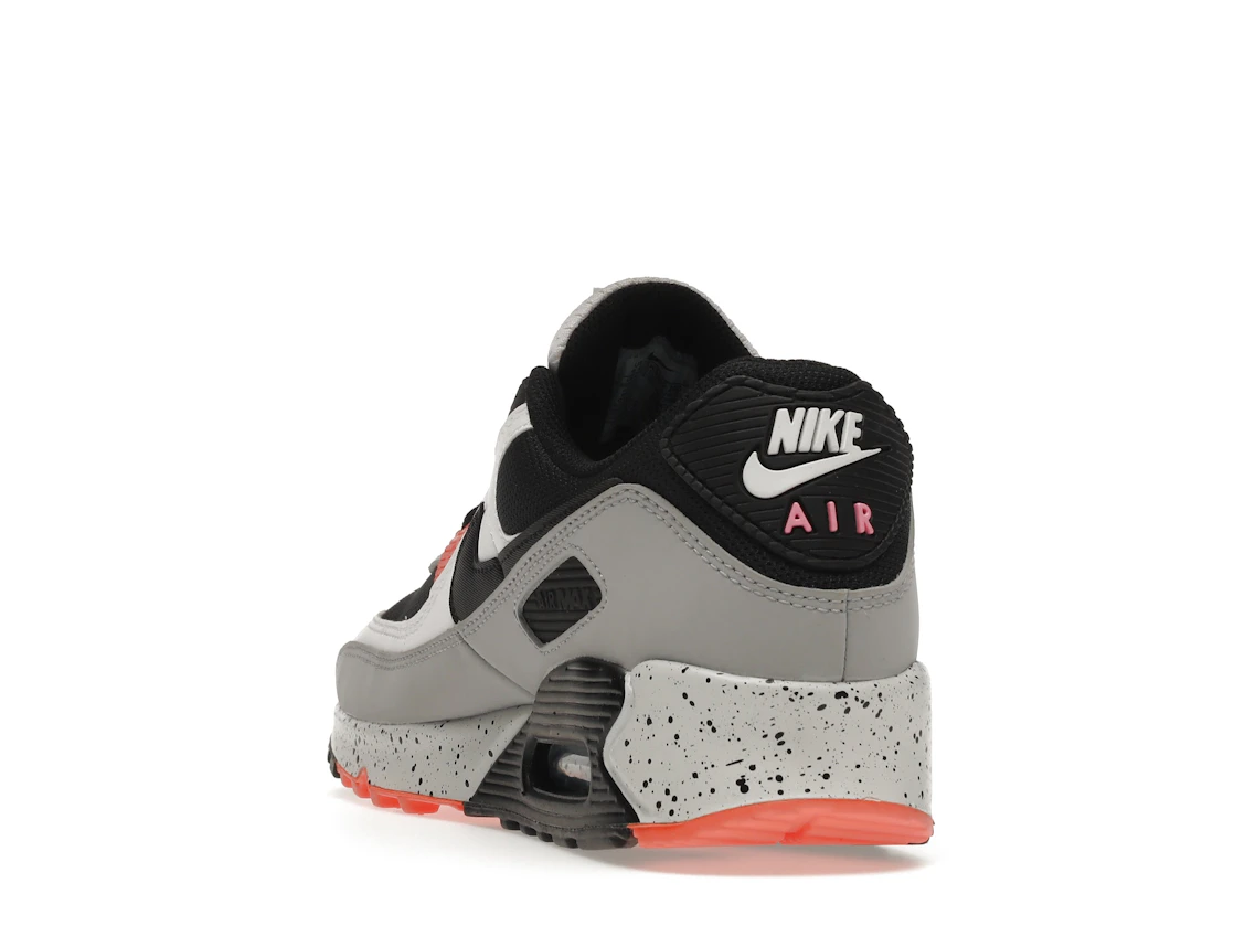 Vue 26 de Nike Air Max 90 White Orange Black