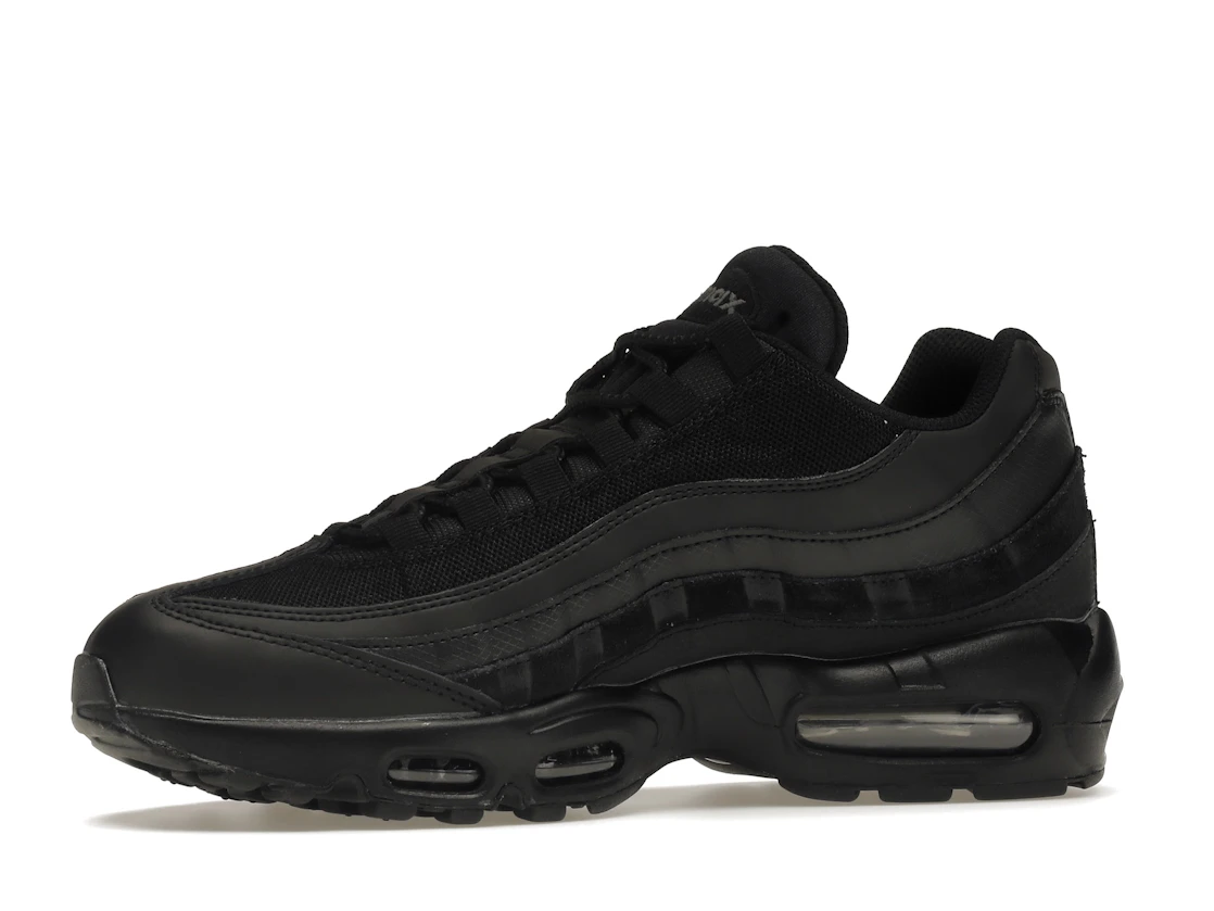 Vue 17 de Nike Air Max 95 Essential Triple Black