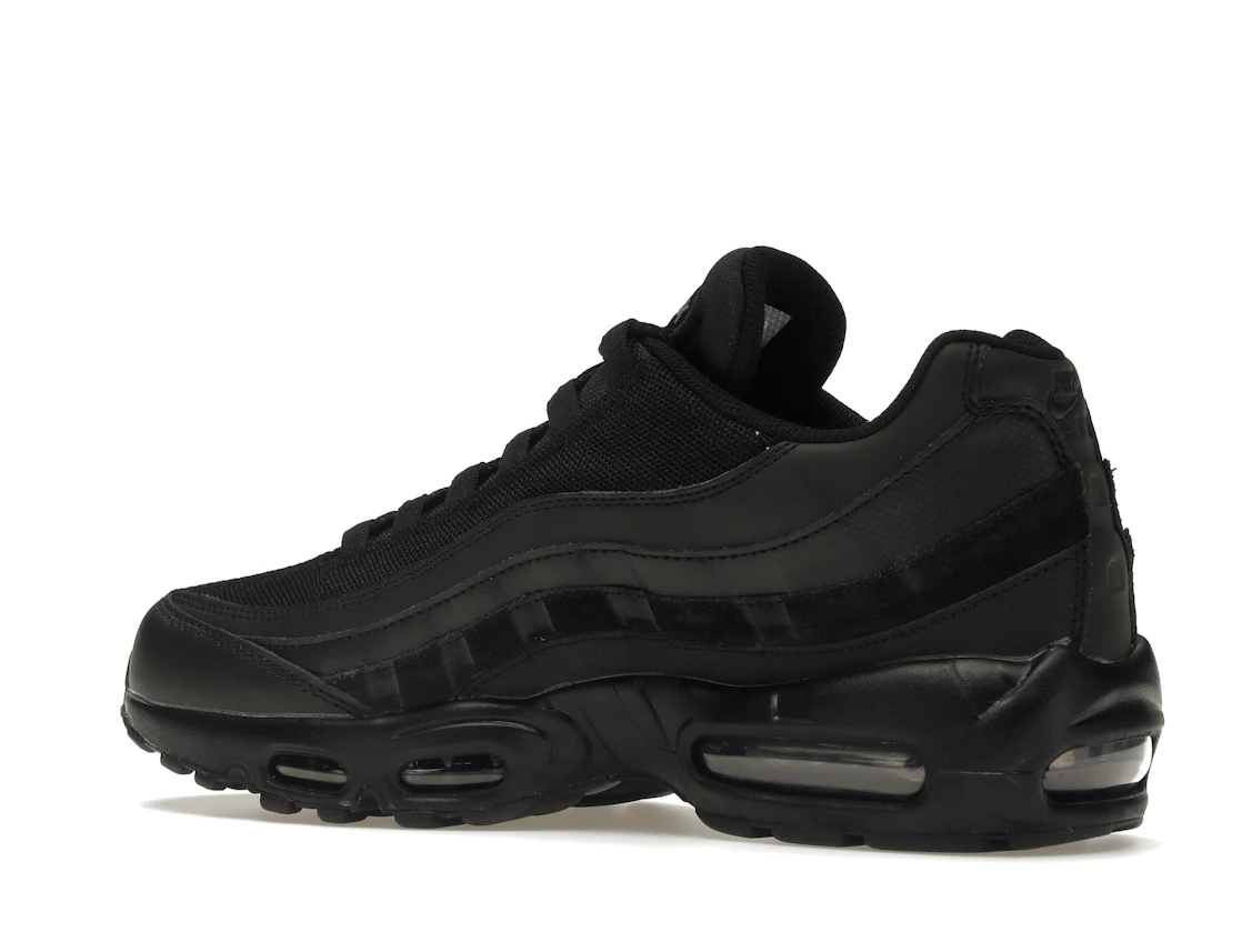 Vue 22 de Nike Air Max 95 Essential Triple Black