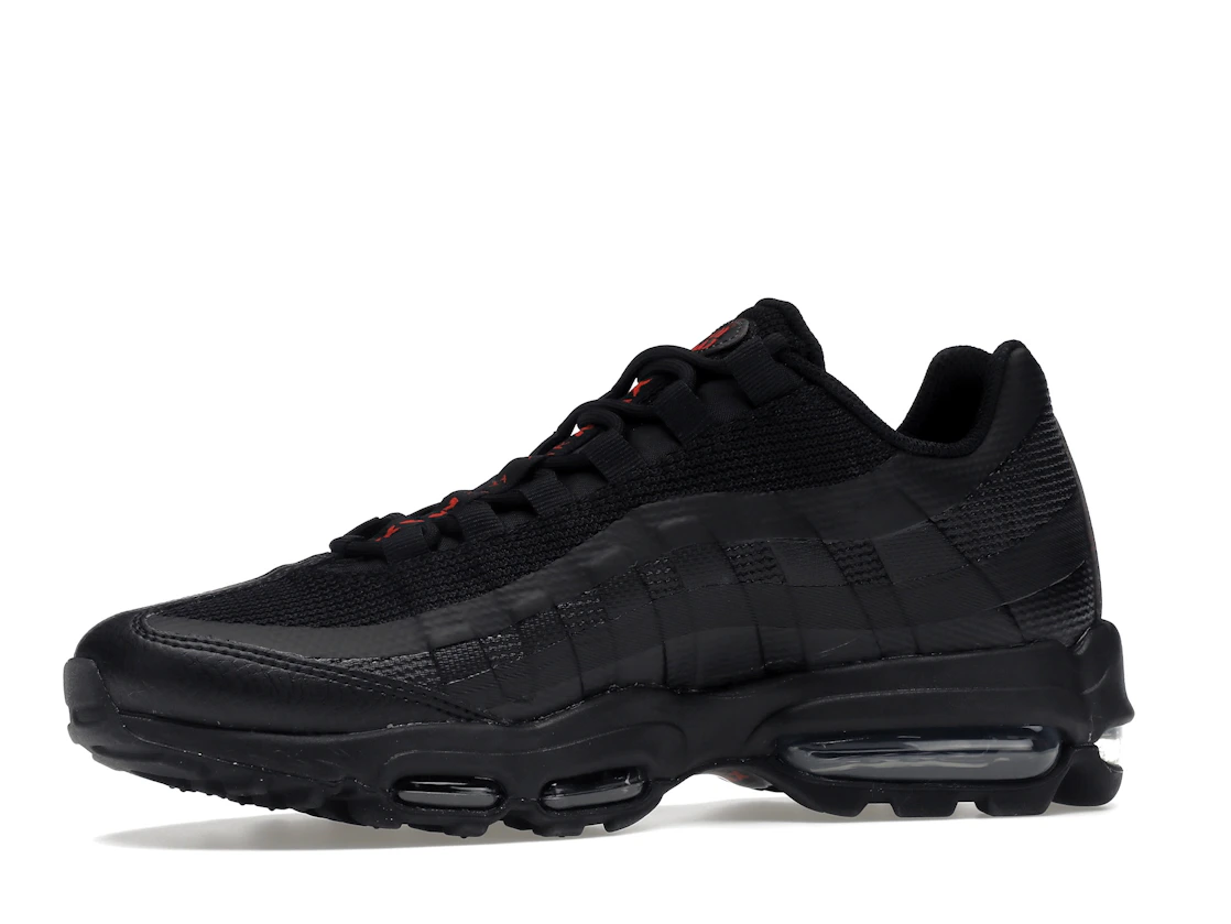 Vue 17 de Nike Air Max 95 Ultra Black Crimson
