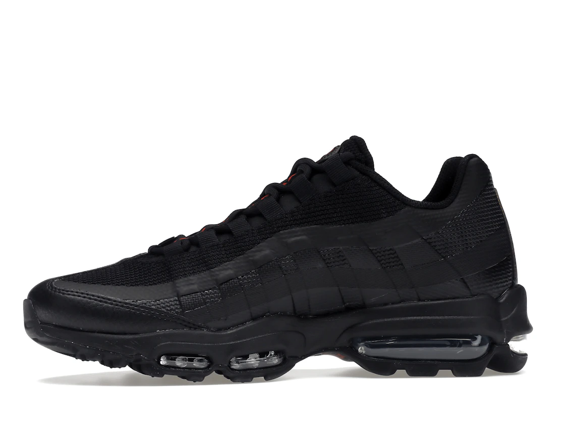 Vue 18 de Nike Air Max 95 Ultra Black Crimson