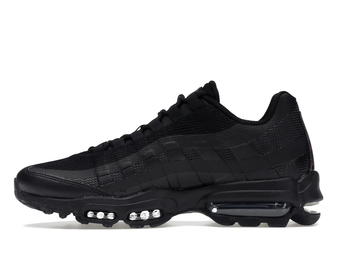 Vue 19 de Nike Air Max 95 Ultra Black Crimson