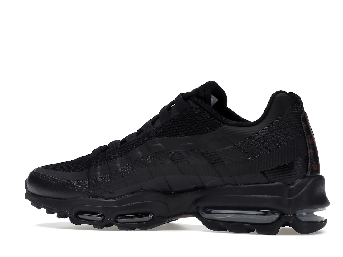 Vue 21 de Nike Air Max 95 Ultra Black Crimson