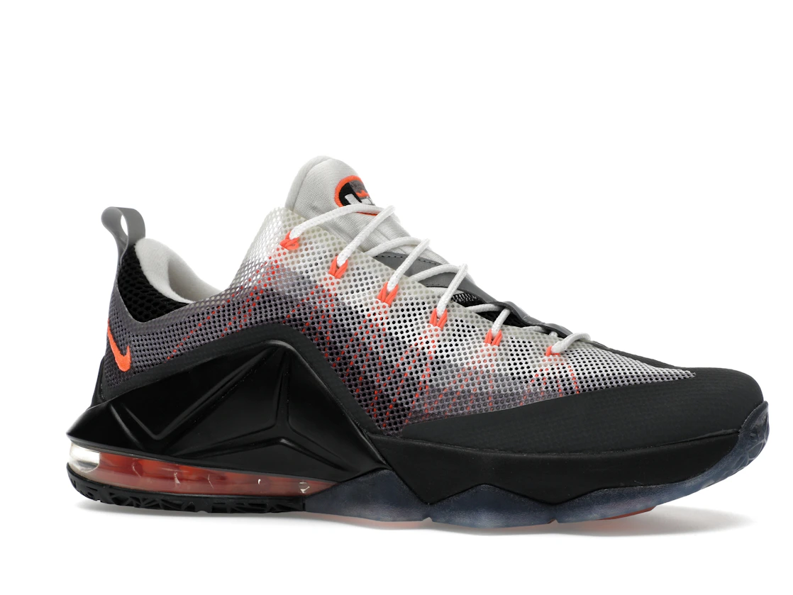 Vue 3 de Nike Air Max 95 LeBron 12 Low