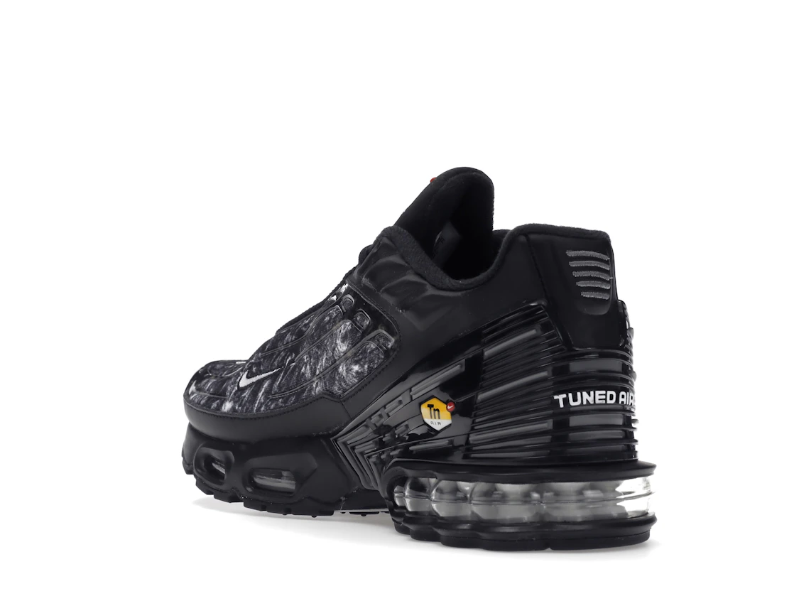 Vue 25 de Nike Air Max Plus 3 Black Graphic