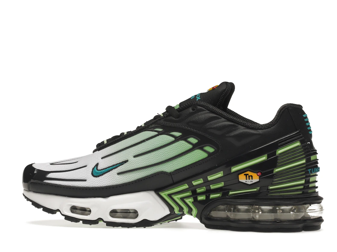 Vue 21 de Nike Air Max Plus 3 Ghost Green