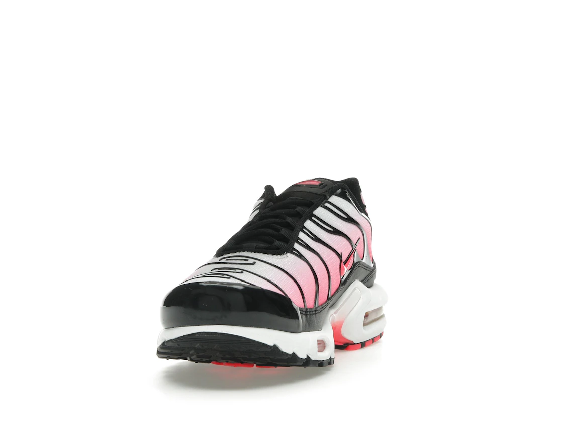 Vue 12 de Nike Air Max Plus Black Hot Punch 
