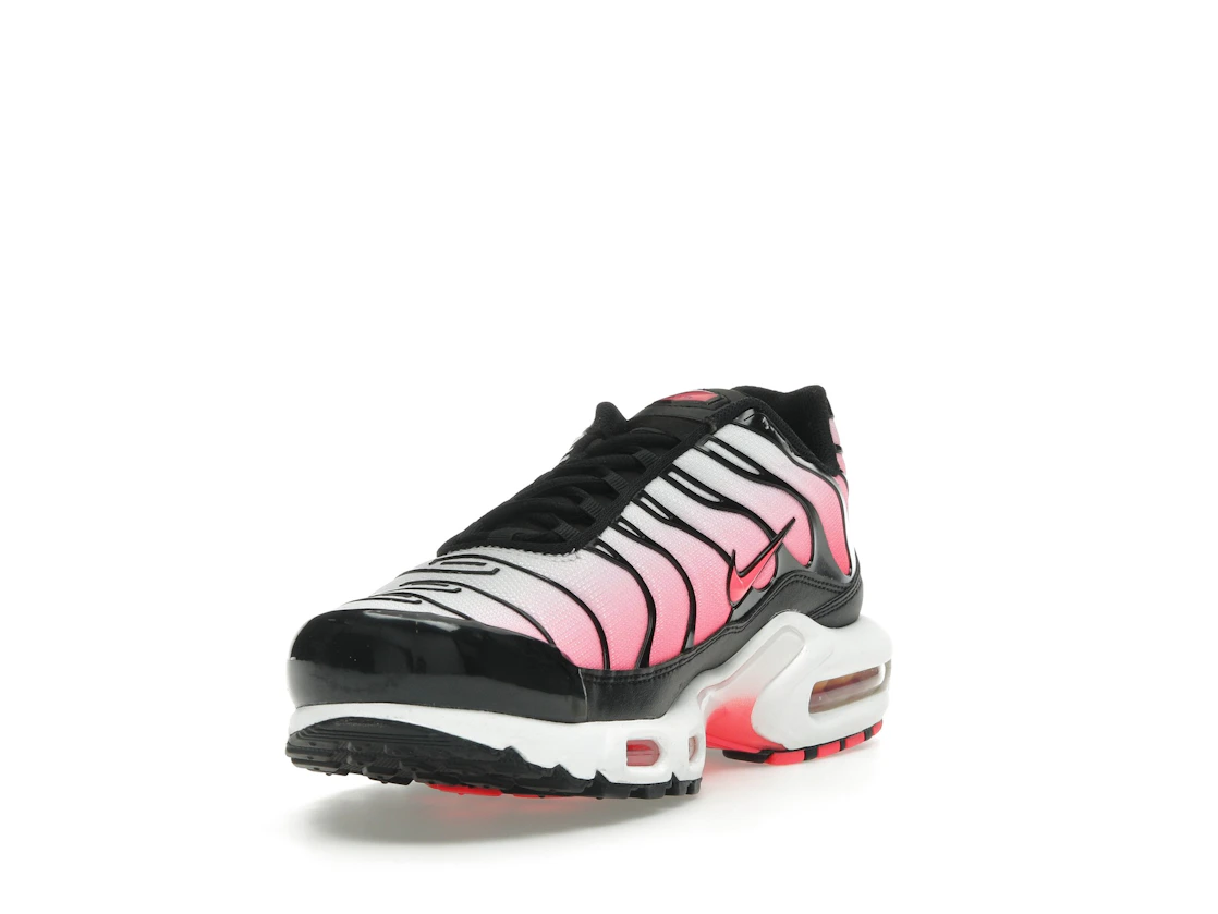 Vue 13 de Nike Air Max Plus Black Hot Punch 