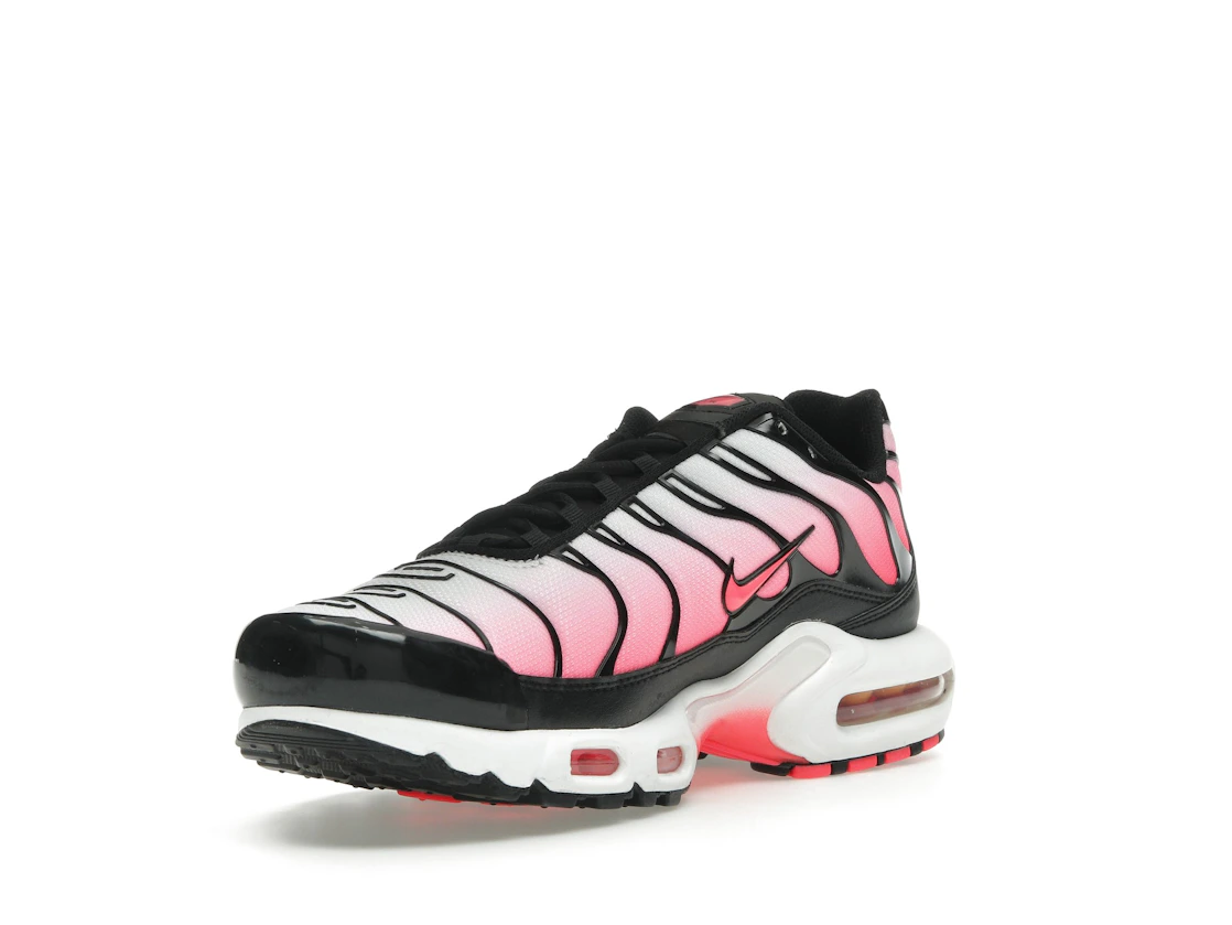 Vue 14 de Nike Air Max Plus Black Hot Punch 