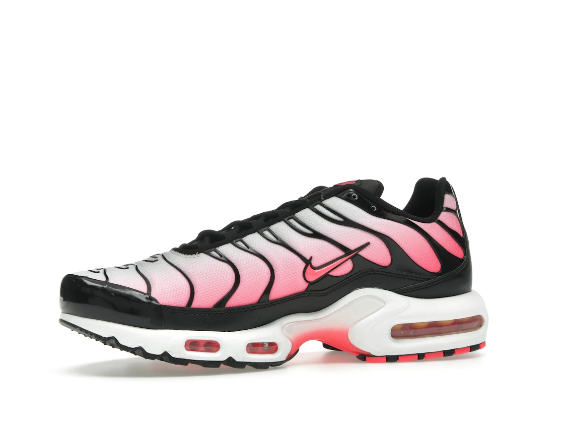 Vue 17 de Nike Air Max Plus Black Hot Punch 