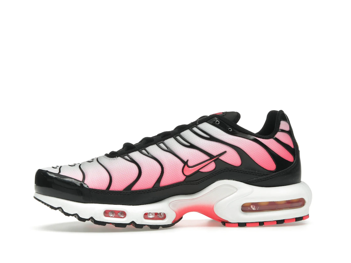 Vue 18 de Nike Air Max Plus Black Hot Punch 