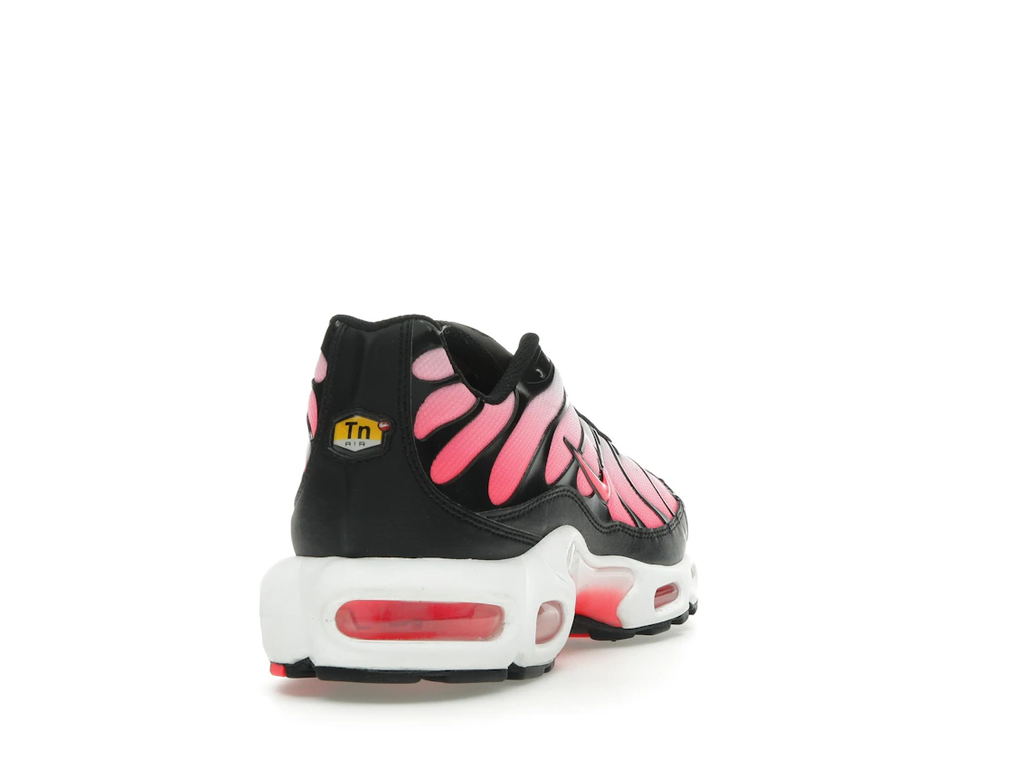 Vue 30 de Nike Air Max Plus Black Hot Punch 
