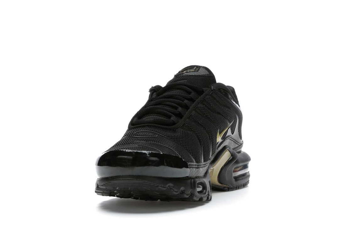 Vue 12 de Nike Air Max Plus Black Metallic Gold (2019)