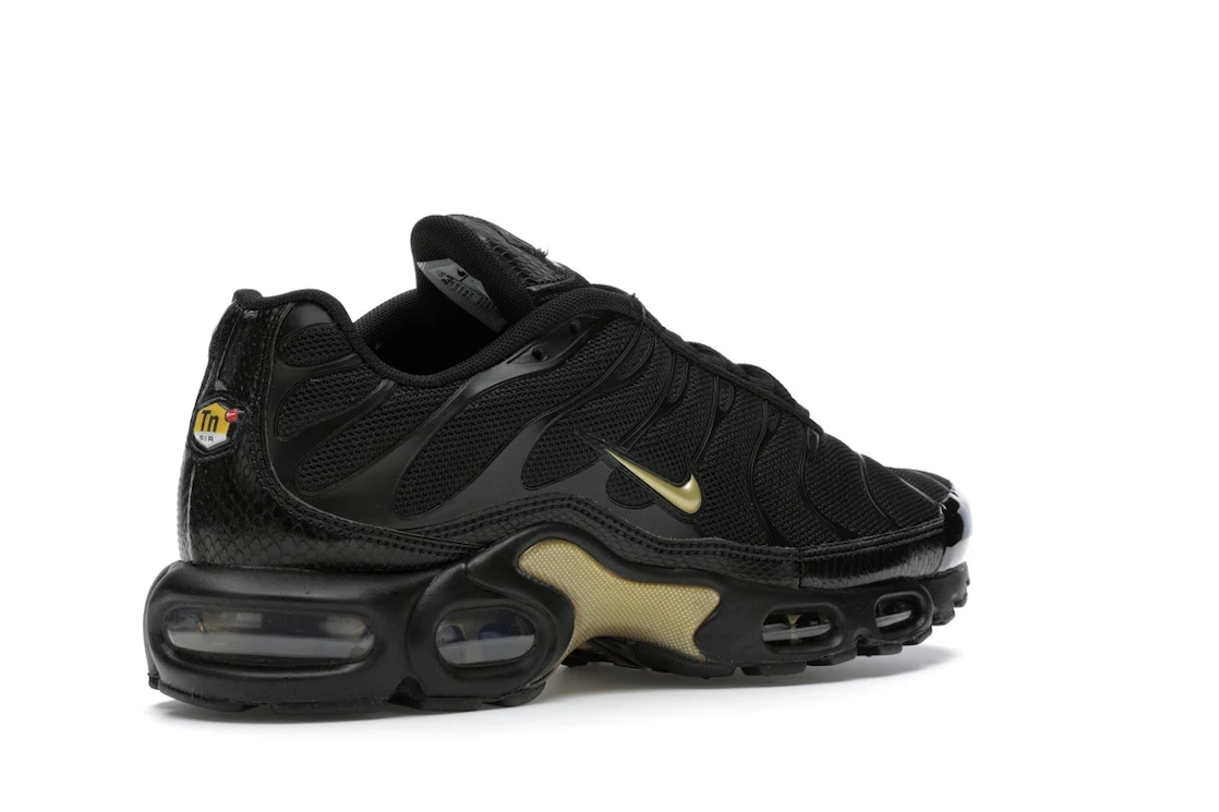 Vue 33 de Nike Air Max Plus Black Metallic Gold (2019)