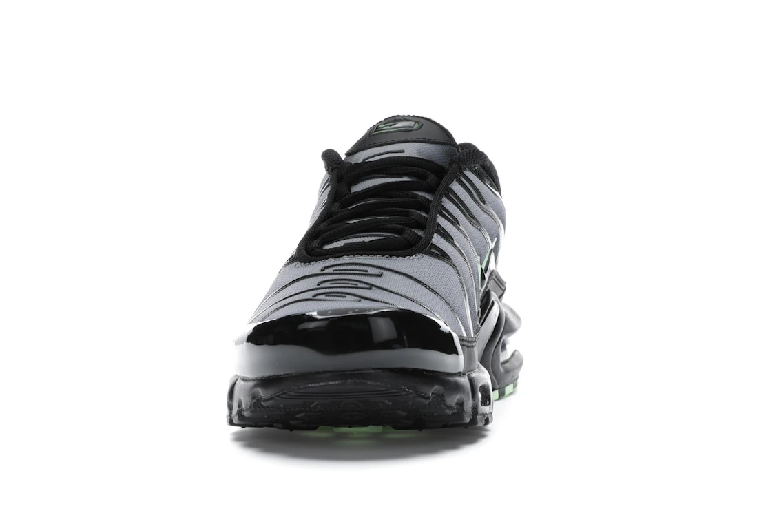 Vue 11 de Nike Air Max Plus Black Particle Grey Vapour Green