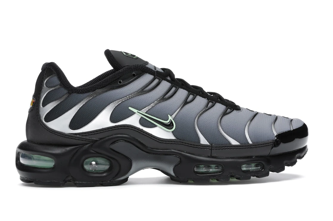 Vue 36 de Nike Air Max Plus Black Particle Grey Vapour Green