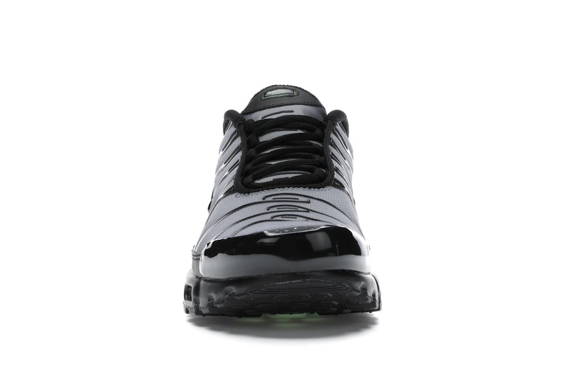 Vue 10 de Nike Air Max Plus Black Particle Grey Vapour Green