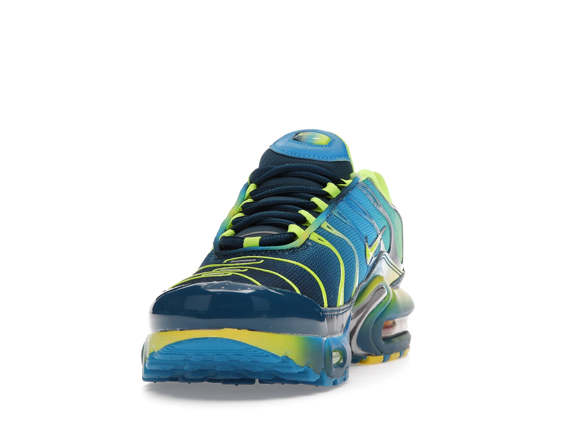 Vue 12 de Nike Air Max Plus Fade Blue Hero Volt (GS)
