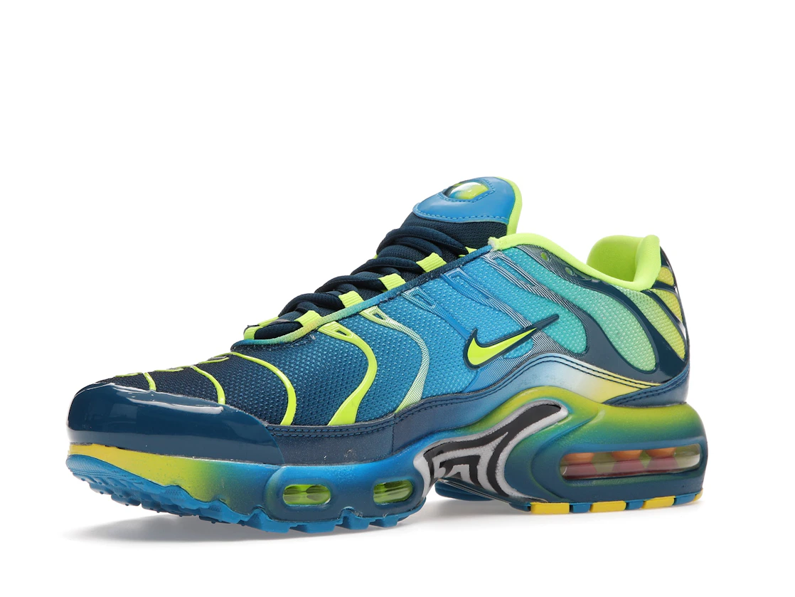 Vue 16 de Nike Air Max Plus Fade Blue Hero Volt (GS)