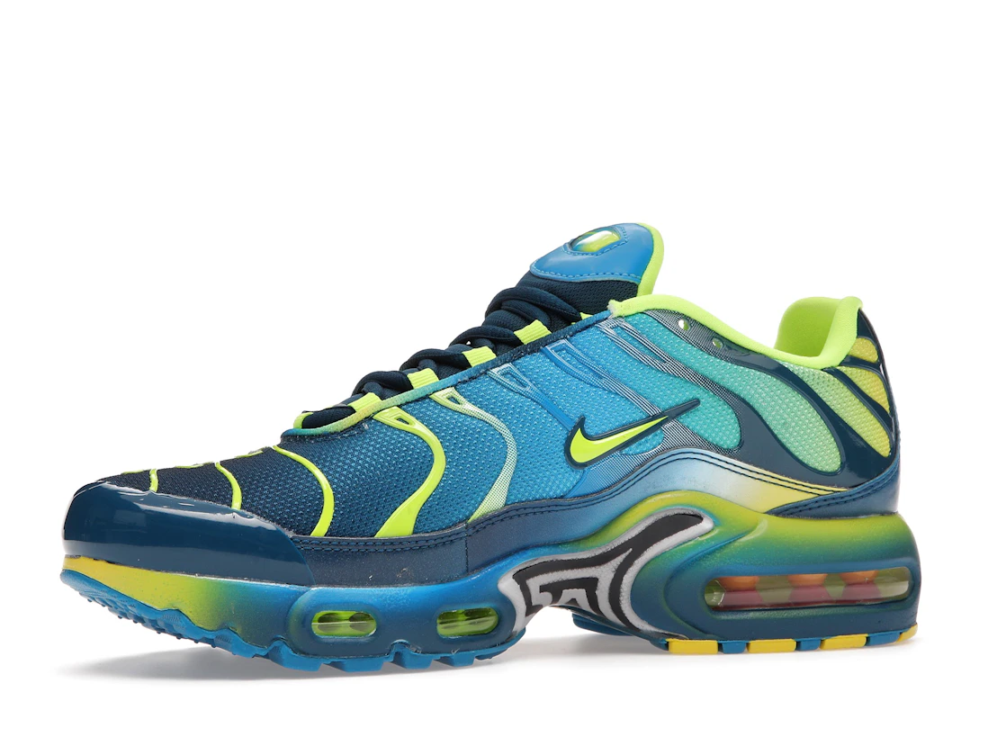 Vue 17 de Nike Air Max Plus Fade Blue Hero Volt (GS)